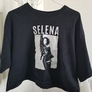 Graphic Cropped Tee - Black